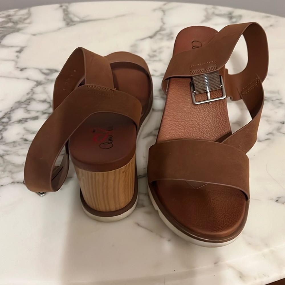Platform sandal. Comfortable size 8, worn a few times